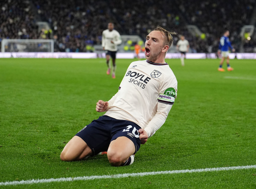 West Ham United's Jarrod Bowen celebrates scoring their side's first goal during the English Premier League soccer match between Everton and West Ham United at the Hill Dickinson Stadium, Liverpool, England, Monday, Sept. 29, 2025. (Martin Rickett/PA via AP) West Ham United's Jarrod Bowen celebrates scoring their side's first goal during the English Premier League soccer match between Everton and West Ham United at the Hill Dickinson Stadium, Liverpool, England, Monday, Sept. 29, 2025. (Martin Rickett/PA via AP)