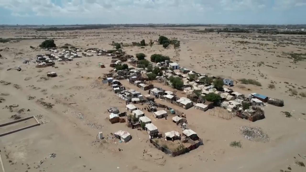Displaced families arriving at Al-Salam camp in Aden's Dar Sad district are facing shortages of water, bedding and other basic necessities. Many fled recent fighting along Yemen's western coast and in Taiz. (AP video shot by Abdulnasser Alseddik)