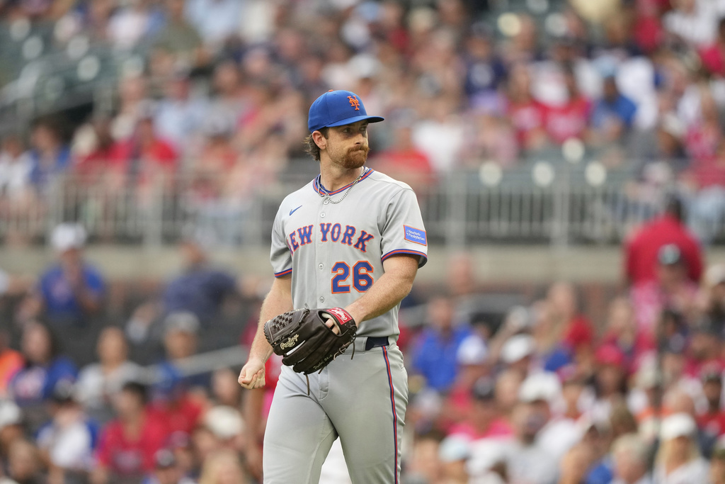 New York Mets pitcher Nolan McLean (26) looks on in the first inning of a baseball game against the Atlanta Braves, Friday, Aug. 22, 2025, in Atlanta. (AP Photo/Brynn Anderson)