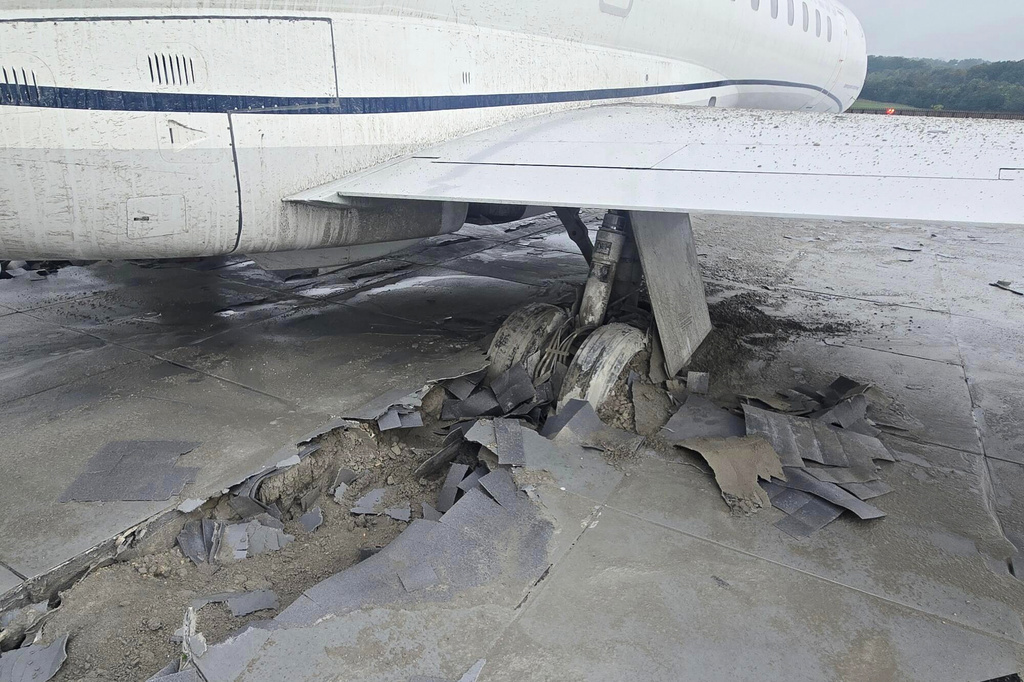 This photo provided by the Roanoke-Blacksburg Airport shows CommuteAir Flight 4339, which was safely stopped by an engineered materials arresting system bed at the end of a runway at Roanoke-Blacksburg Regional Airport, on Thursday, Sept. 25, 2025, in Roanoke, Va. (Roanoke-Blacksburg Airport via AP)