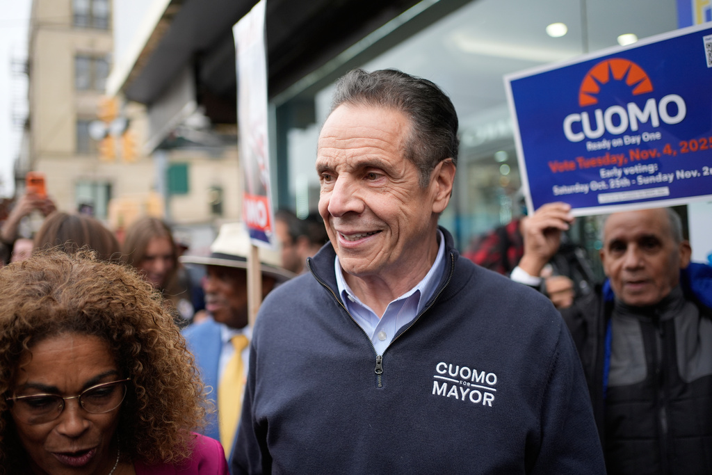 New York City mayoral candidate Andrew Cuomo leaves a campaign stop in New York, Monday, Nov. 3, 2025. (AP Photo/Seth Wenig)