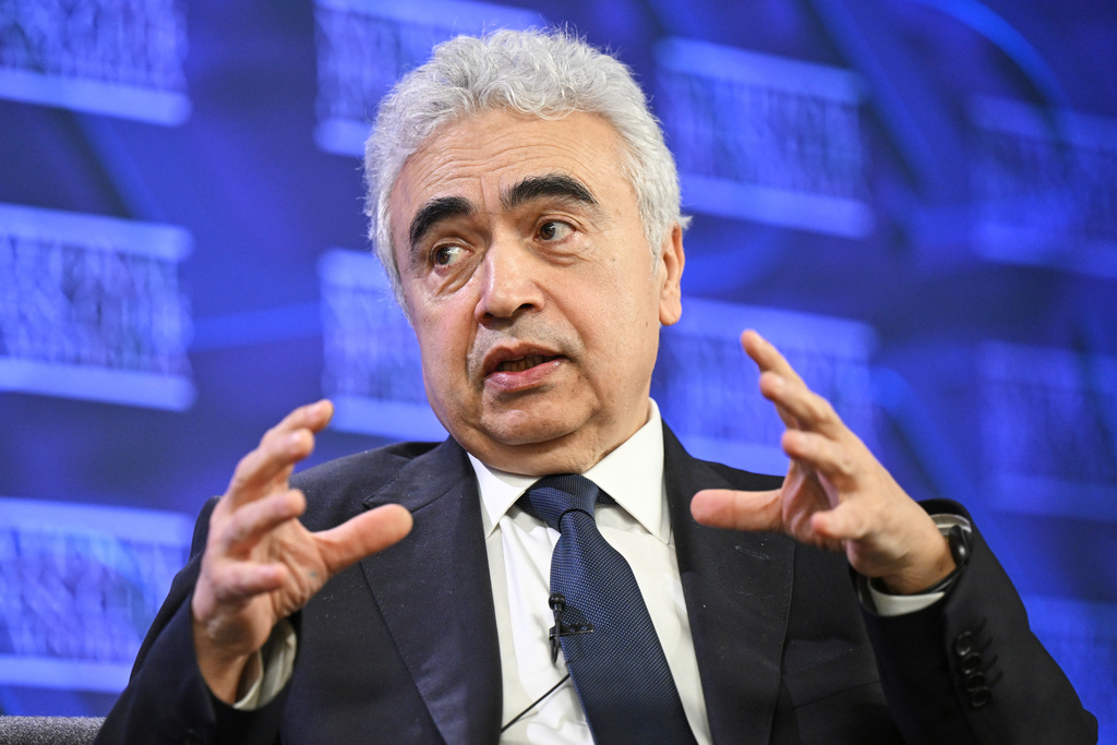 International Energy Agency Executive Director Fatih Birol speaks at the National Press Club in Canberra, Australia, Monday, March 23, 2026. (Lukas Coch/AAP Image via AP)
