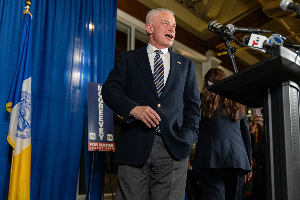 Jersey City mayoral candidate Jim McGreevey speaks to supporters at his election night party, Jersey City, Tuesday, Nov. 4, 2025, in Jersey City, N.J. (AP Photo/Stefan Jeremiah)
