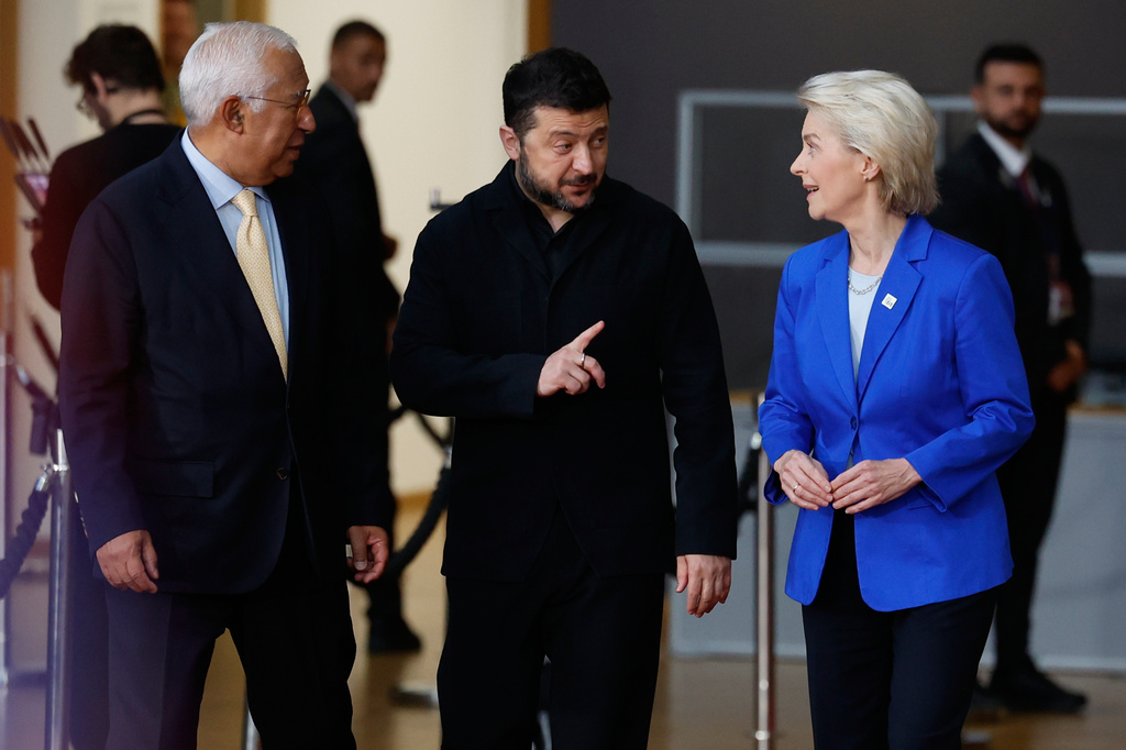 From left, European Council President Antonio Costa, Ukraine's President Volodymyr Zelenskyy and European Commission President Ursula von der Leyen arrive for the EU summit at the European Council building in Brussels, Friday, Oct. 16, 2026. (AP Photo/Geert Vanden Wijngaert)
