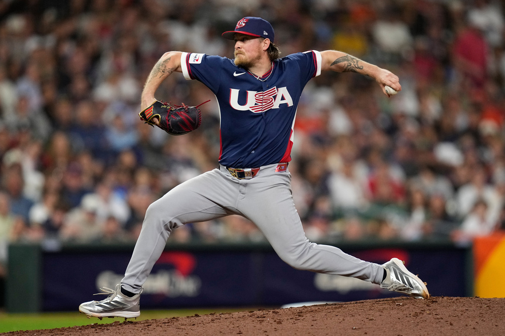United States pitcher Gabe Speier delivers a pitch against Canada during the sixth inning of a World Baseball Classic quarterfinal game, Friday, March 13, 2026, in Houston. (AP Photo/David J. Phillip)