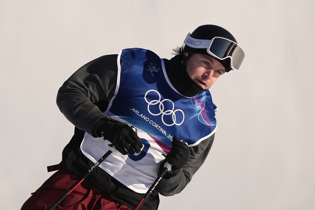 Canada's Evan McEachran reacts during men's freestyle skiing slopestyle qualifications at the 2026 Winter Olympics, in Livigno, Italy, Saturday, Feb. 7, 2026. (AP Photo/Lindsey Wasson)