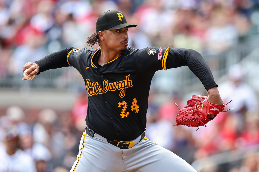 Pittsburgh Pirates pitcher Johan Oviedo delivers in the third inning of a baseball game against the Atlanta Braves, Sunday, Sept. 28, 2025, in Atlanta. (AP Photo/Colin Hubbard)