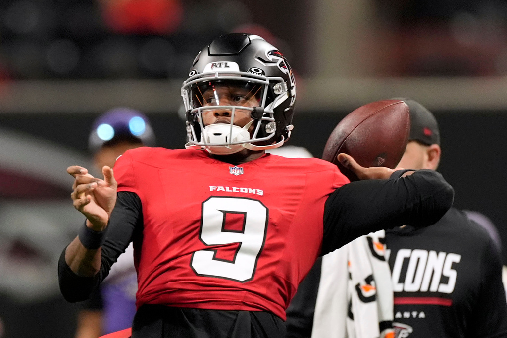 Atlanta Falcons quarterback Michael Penix Jr. warms up before an NFL football game against the Baltimore Ravens, Sunday, Oct. 11, 2026, in Atlanta. (AP Photo/Mike Stewart)