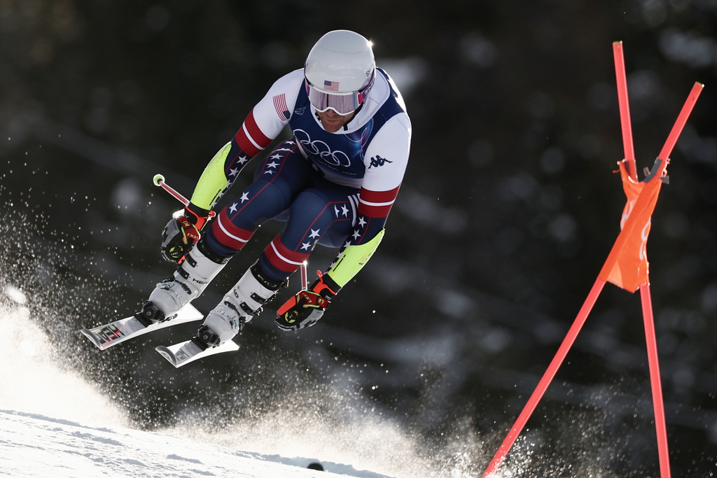 United States' Ryan Cochran Siegle speeds down the course during an alpine ski, men's downhill official training, at the 2026 Winter Olympics, in Bormio, Italy, Thursday, Feb. 5, 2026. (AP Photo/Gabriele Facciotti)