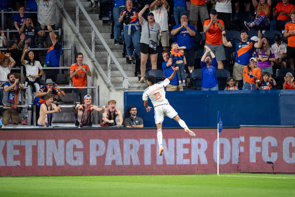 FC Cincinnati forward Brenner (8) celebrates after scoring during the second half of an MLS soccer match against CF Montréal, Saturday, Oct. 18, 2025, in Cincinnati. (AP Photo/Tanner Pearson)