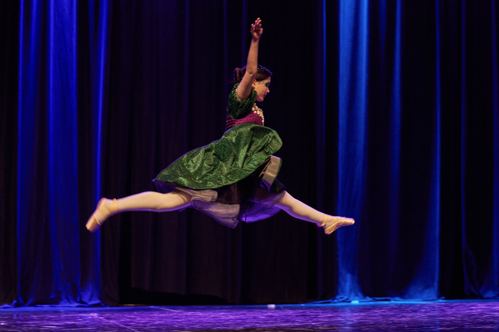 A student from the Baghdad Ballet Academy performs in a production titled "Mermaid" at Al-Sinbad Theater in Baghdad, Iraq, Friday, Sept. 25, 2026. (AP Photo/Hadi Mizban)