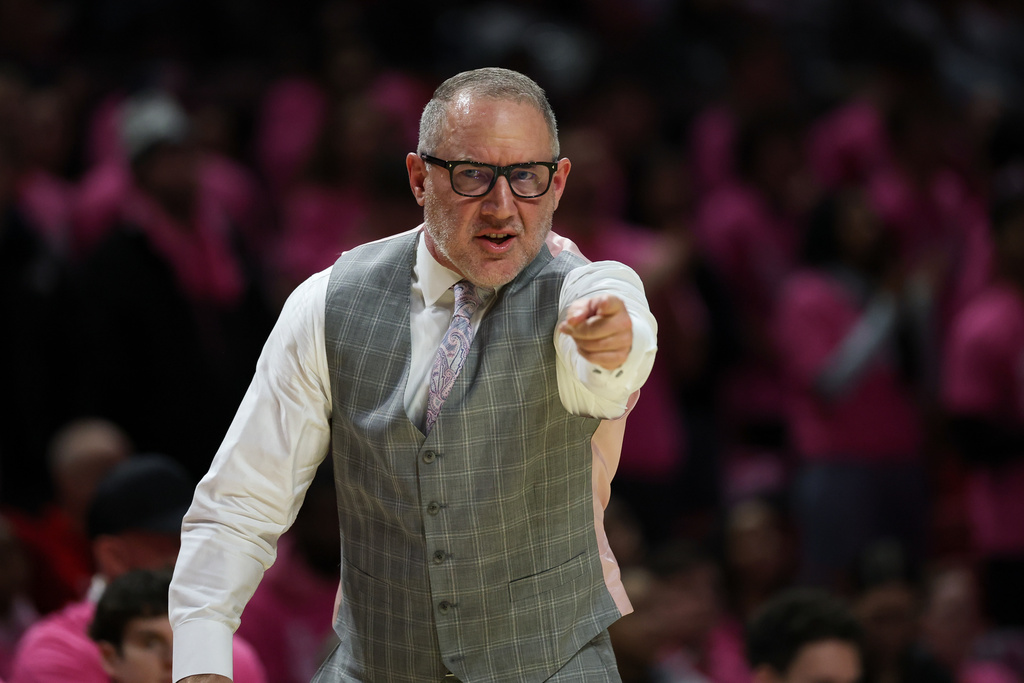 Maryland head coach Buzz Williams gives his team instructions during the first half of an NCAA basketball game against Purdue, Sunday, Feb. 1, 2026, in College Park, Md. (AP Photo/Terrance Williams)