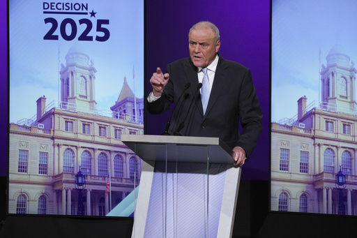 Republican candidate Curtis Sliwa participates in a second New York City mayoral debate at LaGuardia Performing Arts Center at LaGuardia Community College in the Queens borough of New York, Wednesday, Oct. 22, 2025. (Hiroko Masuike/The New York Times via AP, Pool) Republican candidate Curtis Sliwa participates in a second New York City mayoral debate at LaGuardia Performing Arts Center at LaGuardia Community College in the Queens borough of New York, Wednesday, Oct. 22, 2025. (Hiroko Masuike/The New York Times via AP, Pool)