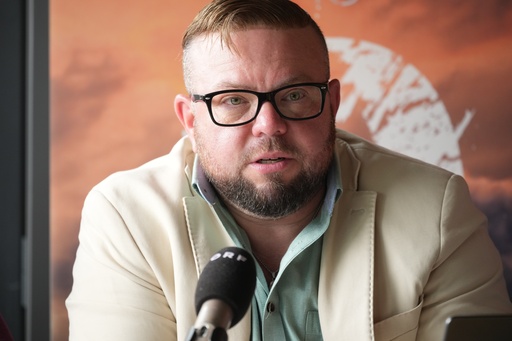 Gemma Hickey, from the global organization of abuse victims and activists, Ending Clergy Abuse, holds a press conference after a meeting with Pope Leo XIV at the Vatican, in Rome, Monday, Oct. 20, 2025. (AP Photo/Andrew Medichini) Gemma Hickey, from the global organization of abuse victims and activists, Ending Clergy Abuse, holds a press conference after a meeting with Pope Leo XIV at the Vatican, in Rome, Monday, Oct. 20, 2025. (AP Photo/Andrew Medichini)