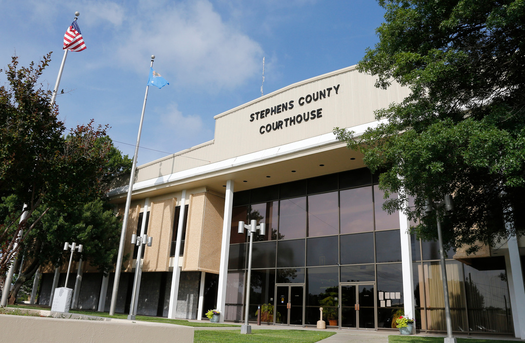 The Stephens County courthouse is seen in Duncan, Okla., June 17, 2014. (AP Photo/Sue Ogrocki, File)