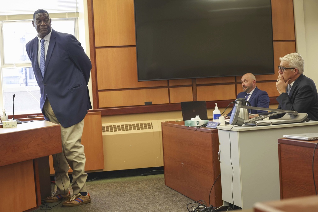 Former Seattle Sonics basketball player Shawn Kemp speaks during his sentencing at Pierce County Superior Court in Tacoma, Wash., Friday, Aug. 22, 2025. (Ivy Ceballo/The Seattle Times via AP)