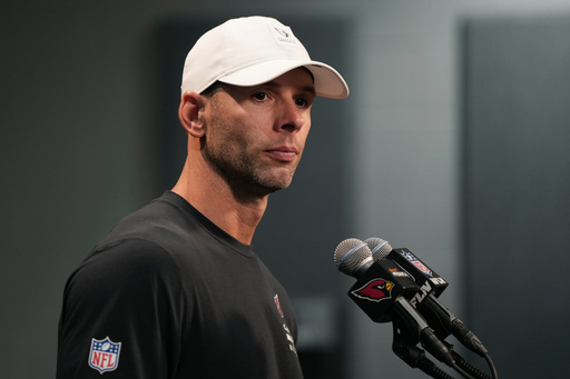 Arizona Cardinals head coach Jonathan Gannon pauses before answering a question during a news conference after an NFL football game against the Tennessee Titans Sunday, Oct. 5, 2025, in Glendale, Ariz. (AP Photo/Rick Scuteri) Arizona Cardinals head coach Jonathan Gannon pauses before answering a question during a news conference after an NFL football game against the Tennessee Titans Sunday, Oct. 5, 2025, in Glendale, Ariz. (AP Photo/Rick Scuteri)