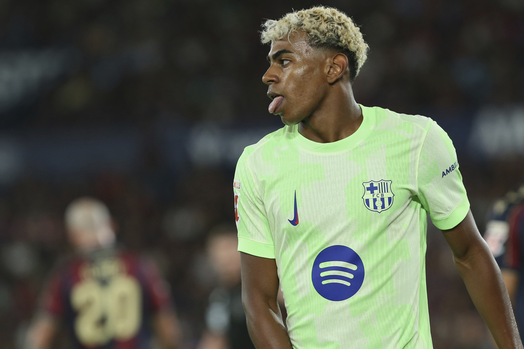 Barcelona's Lamine Yamal reacts during the La Liga soccer match between Levante and Barcelon in Valencia, Spain, Saturday, Aug. 23, 2025. ((AP Photo/Alberto Saiz)