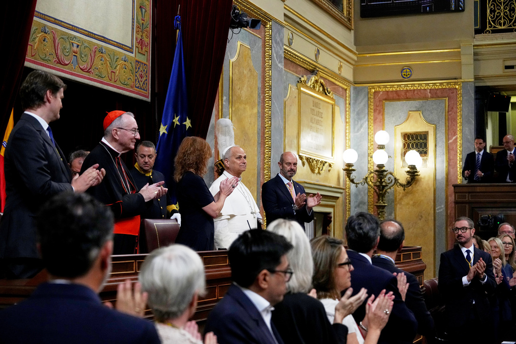 Pope Leo XIV meets with members of the Spanish Parliament at the Congress of Deputies, in Madrid, Monday, June 8, 2026. (AP Photo/Alessandra Tarantino)