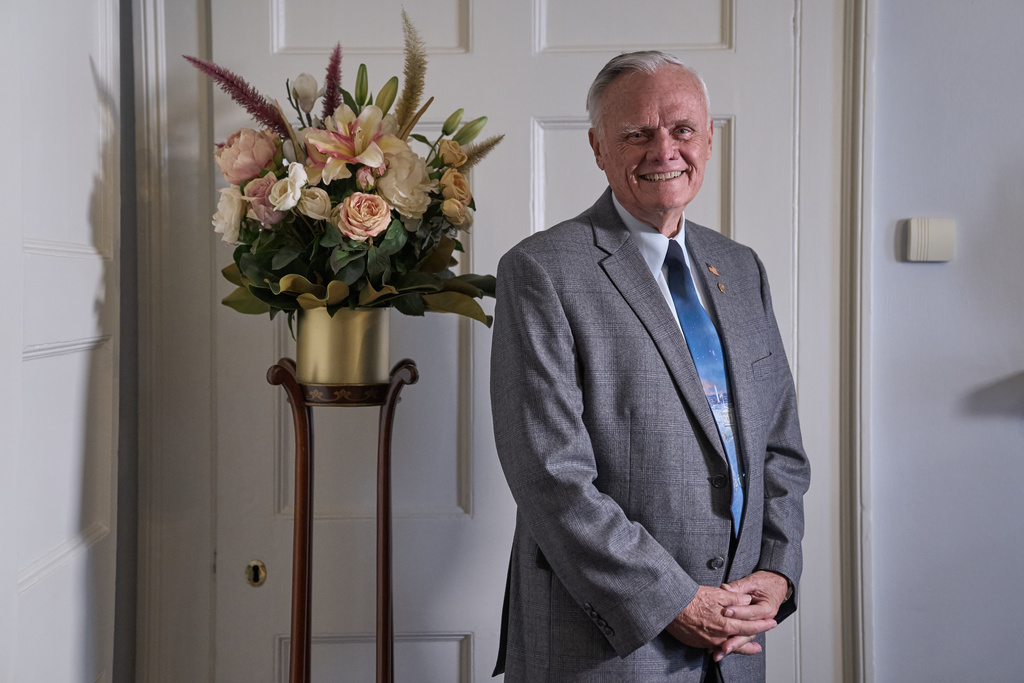 Former White House chief usher Gary Walters, author of "White House Memories," poses for a portrait, in Washington, Thursday, Dec. 4, 2025. (AP Photo/Jacquelyn Martin)