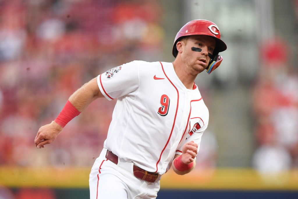 Cincinnati Reds' Matt McLain rounds the bases after a double by Elly De La Cruz during the third inning of a baseball game against the Pittsburgh Pirates on Thursday, July 30, 2026 in Cincinnati. (AP Photo/Tanner Pearson)