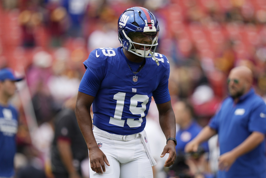 New York Giants quarterback Jameis Winston (19) before the start of an NFL football game against the Washington Commanders, Sunday, Sept. 7, 2025, in Landover, Md. (AP Photo/Stephanie Scarbrough)