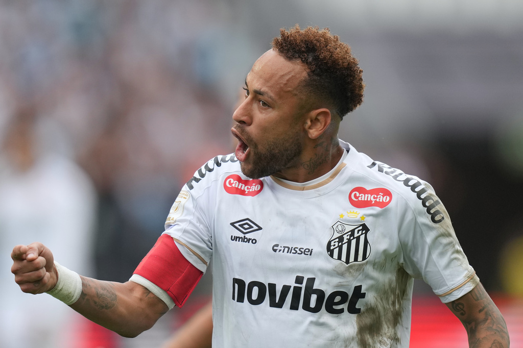 Santos' Neymar reacts during a Brazilian Championship soccer match against Coritiba in Sao Paulo, Sunday, May 17, 2026. (AP Photo/Andre Penner)