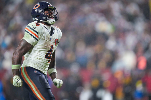 Chicago Bears running back D'Andre Swift celebrates a run during the second half of an NFL football game against the Washington Commanders, Monday, Oct. 13, 2025, in Landover, Md. (AP Photo/Stephanie Scarbrough) Chicago Bears running back D'Andre Swift celebrates a run during the second half of an NFL football game against the Washington Commanders, Monday, Oct. 13, 2025, in Landover, Md. (AP Photo/Stephanie Scarbrough)