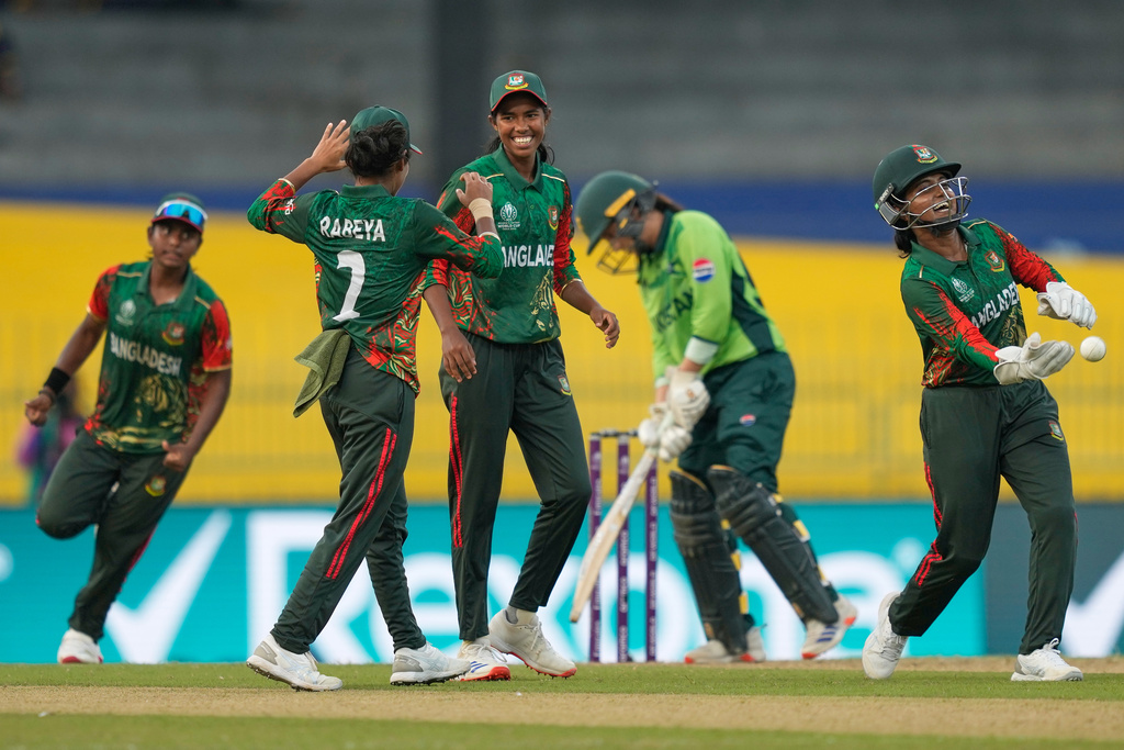 Bangladesh's Shorna Akter, center, celebrates the wicket of Pakistan's Natalia Parvaiz during the ICC Women's Cricket World Cup match between Bangladesh and Pakistan in Colombo, Sri Lanka, Thursday, Oct. 2, 2025.(AP Photo/Eranga Jayawardena)