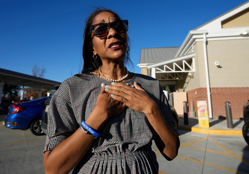 Virginia House of Delegates, Del.-elect, Nicole Cole, speaks with constituents Thursday, Nov. 13, 2025, in Fredericksburg, Va. (Steve Helber)