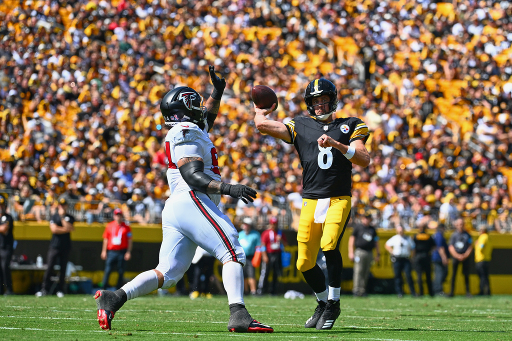 Pittsburgh Steelers quarterback Aaron Rodgers (8) looks to pass during an NFL football game against the Atlanta Falcons, Sunday, Sept. 13, 2026, in Pittsburgh. (AP Photo/Justin Berl)