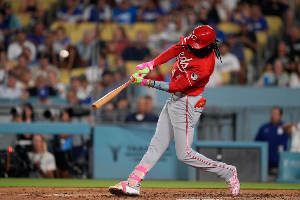 Cincinnati Reds' Elly De La Cruz hits a solo home run during fourth inning of a baseball game against the Los Angeles Dodgers, Wednesday, Sept. 9, 2026, in Los Angeles. (AP Photo/Mark J. Terrill)