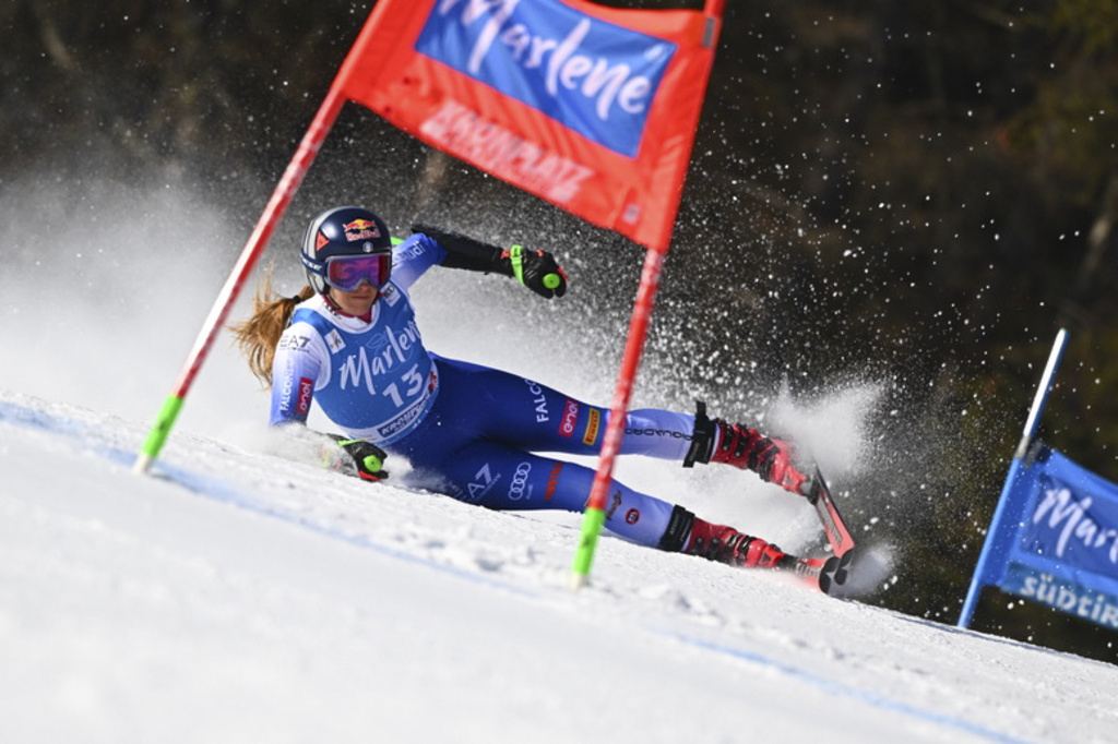 FILE - Italy's Sofia Goggia crashes during an alpine ski, women's World Cup Giant Slalom, in Plan de Corones, Italy, Tuesday, Jan. 21, 2025. (AP Photo/Gianpaolo Piazzi, File)