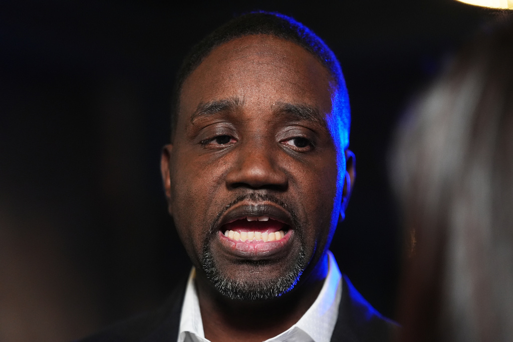 Detroit mayoral candidate Solomon Kinloch speaks during an election night watch party on Tuesday, Nov. 4, 2025, in Detroit. (AP Photo/Ryan Sun)