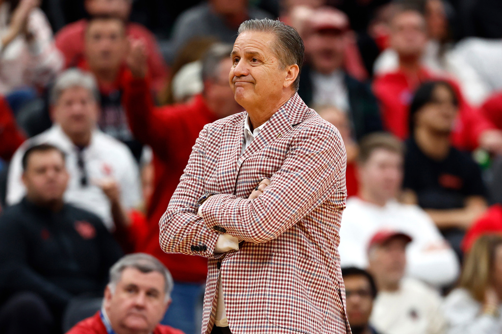 Arkansas head coach John Calipari reacts during the second half of an NCAA college basketball game against Houston, Saturday, Dec. 20, 2025, in Newark, N.J. (AP Photo/Noah K. Murray)