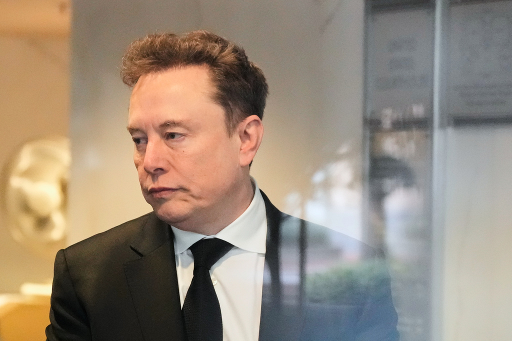 Elon Musk arrives at the U.S. District Court in Oakland, Calif., Tuesday, April 28, 2026. (AP Photo/Godofredo A. Vásquez)