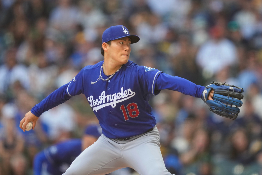 Los Angeles Dodgers pitcher Yoshinobu Yamamoto throws during the second inning of a baseball game against the Milwaukee Brewers, Sunday, May 24, 2026, in Milwaukee. (AP Photo/Kayla Wolf)