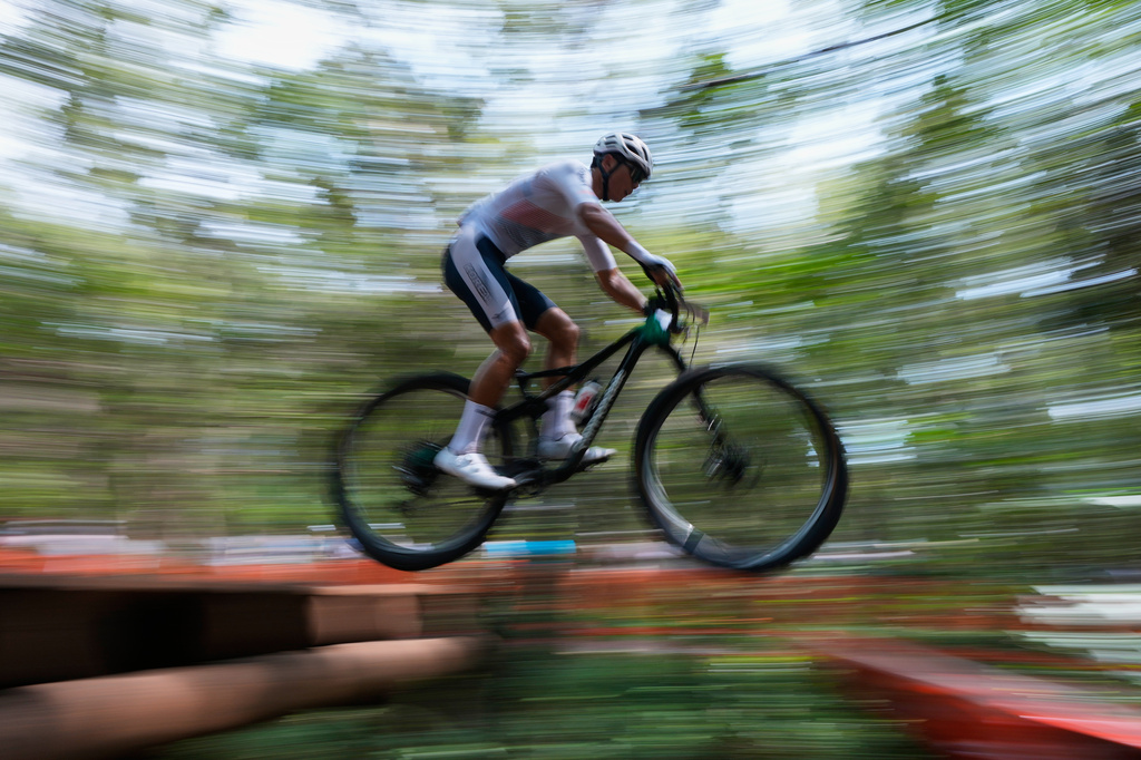Heo Seung-soo of South Korea competes in the men's cross country mountain bike cycling final at the Asian Games in Nagoya, Japan, Friday, Sept. 25, 2026. (AP Photo/Dita Alangkara)