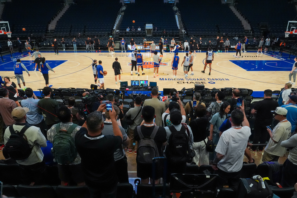 The New York Knicks practice prior to Game 3 of the NBA Finals basketball series against the San Antonio Spurs, Sunday, June 7, 2026, in New York. (AP Photo/Ross D. Franklin)
