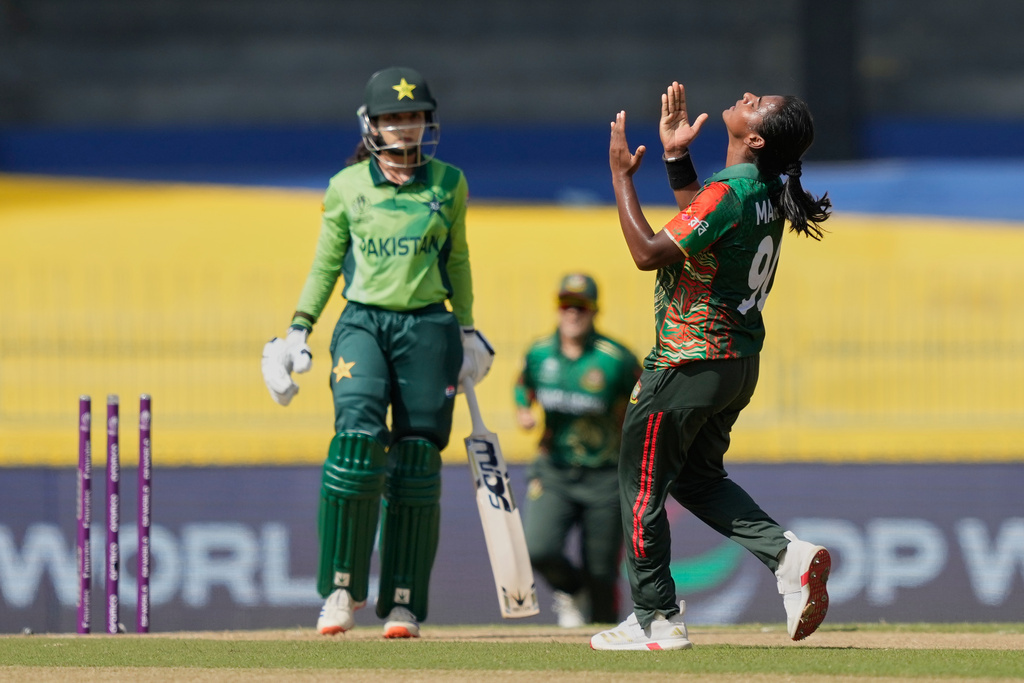 Bangladesh's Marufa Akter celebrates the wicket of Pakistan's Omaima Sohail during the ICC Women's Cricket World Cup match between Bangladesh and Pakistan in Colombo, Sri Lanka, Thursday, Oct. 2, 2025.(AP Photo/Eranga Jayawardena)