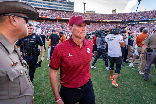 Oklahoma head coach Brent Venables, center, leaves the field after losing to Texas in an NCAA college football game Saturday, Oct. 11, 2025, in Dallas. (AP Photo/Jeffrey McWhorter) Oklahoma head coach Brent Venables, center, leaves the field after losing to Texas in an NCAA college football game Saturday, Oct. 11, 2025, in Dallas. (AP Photo/Jeffrey McWhorter)