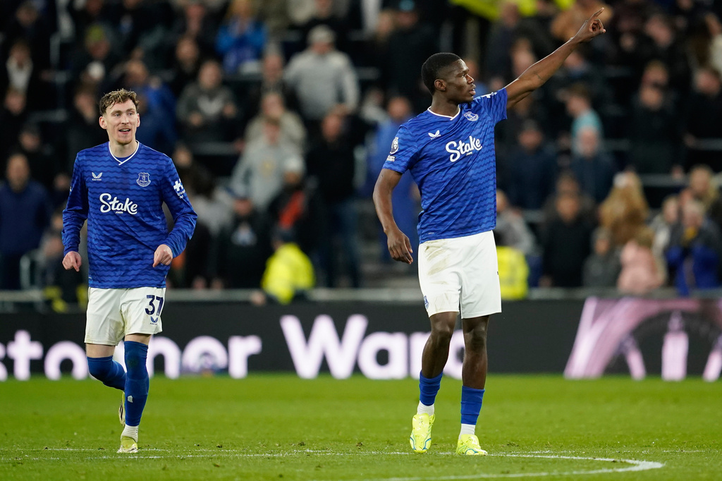 Everton's Thierno Barry celebrates after scoring during the Premier League soccer match between Manchester City and Everton in Liverpool, England, Monday, May 4, 2026. (AP Photo/Dave Thompson)
