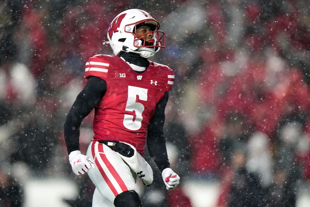 Wisconsin's D'Yoni Hill celebrates during the final seconds of an NCAA college football game against Washington Saturday, Nov. 8, 2025, in Madison, Wis. (AP Photo/Morry Gash)