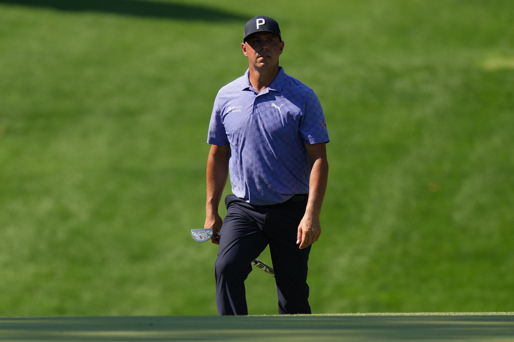 Gary Woodland walks to the 16th green during the second round of the BMW Championship golf tournament, Friday, Aug. 21, 2026, in St. Louis. (AP Photo/Jeff Roberson)