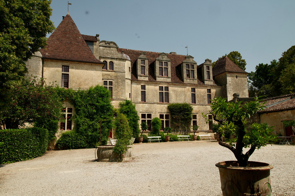 The chateau of the Grand Verdus wine estate in Sadirac, southwestern France's Bordeaux region, Wednesday, July 29, 2026. (AP Photo/Eva van Dam)