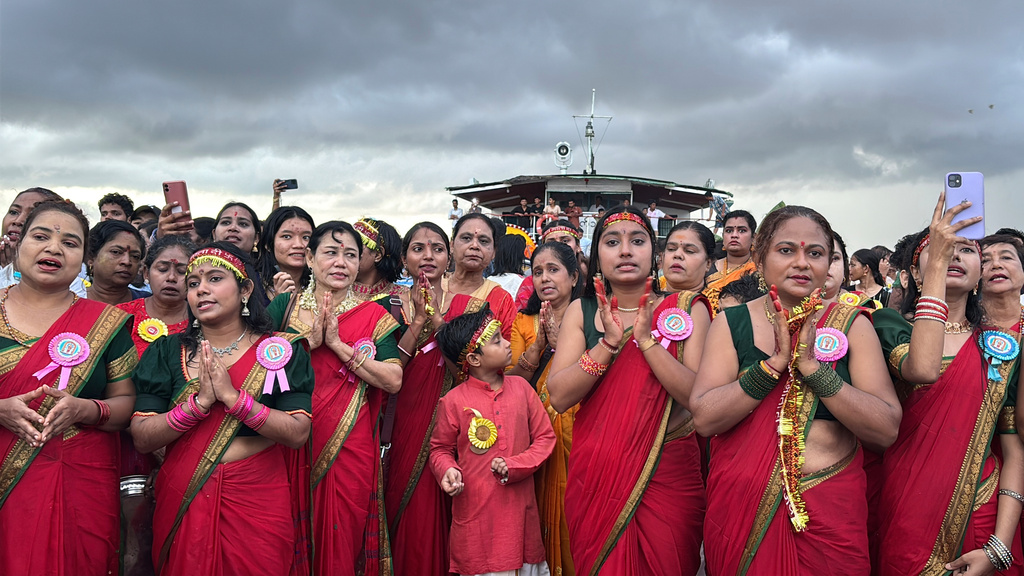 Myanmar Hindu devotees take part in the last day of the 'Durga Puja' festival in Yangon, Myanmar, Thursday, October. 2, 2025. (AP Photo/Thein Zaw)