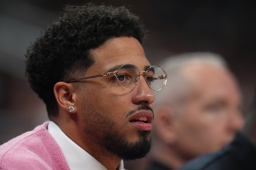 Indiana Pacers' Tyrese Haliburton watches from the bench during the first half of an NBA basketball game against the Oklahoma City Thunder, Thursday, Oct. 23, 2025, in Indianapolis. (AP Photo/Darron Cummings) Indiana Pacers' Tyrese Haliburton watches from the bench during the first half of an NBA basketball game against the Oklahoma City Thunder, Thursday, Oct. 23, 2025, in Indianapolis. (AP Photo/Darron Cummings)