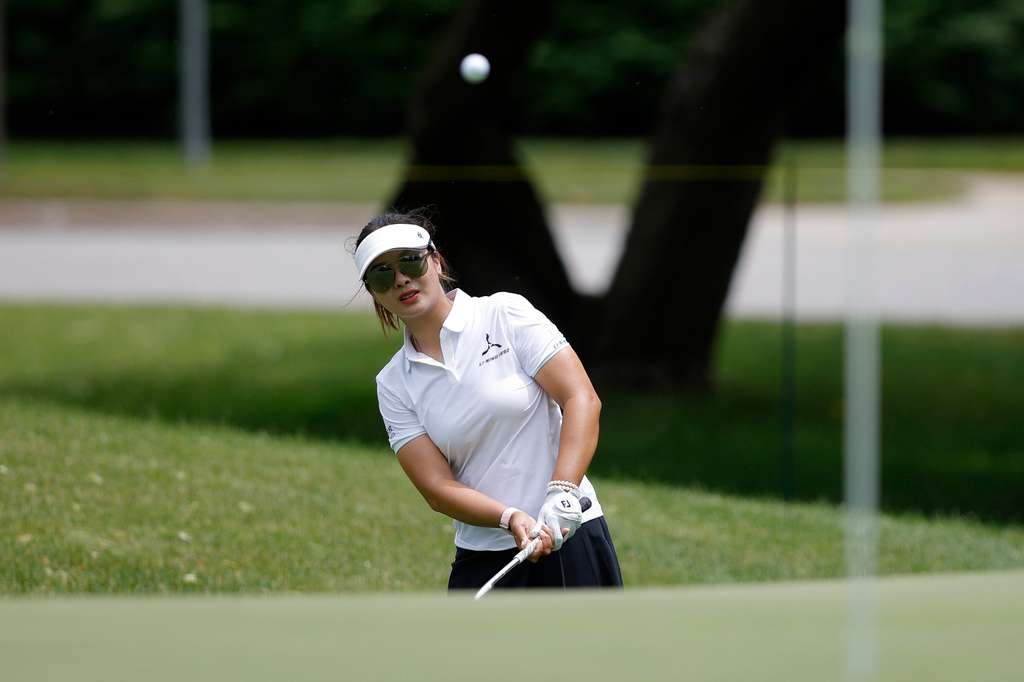 Yahui Zhang, of China, hits onto the 16th green during the first round of the Dow Championship LPGA golf tournament, Thursday, June 11, 2026, at Midland Country Club in Midland, Mich. (AP Photo/Al Goldis)