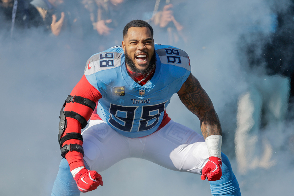 FILE - Tennessee Titans defensive tackle Jeffery Simmons (98) is introduced prior to an NFL football game against the Kansas City Chiefs, Dec. 21, 2025, in Nashville, Tenn. (AP Photo/Stew Milne, File)