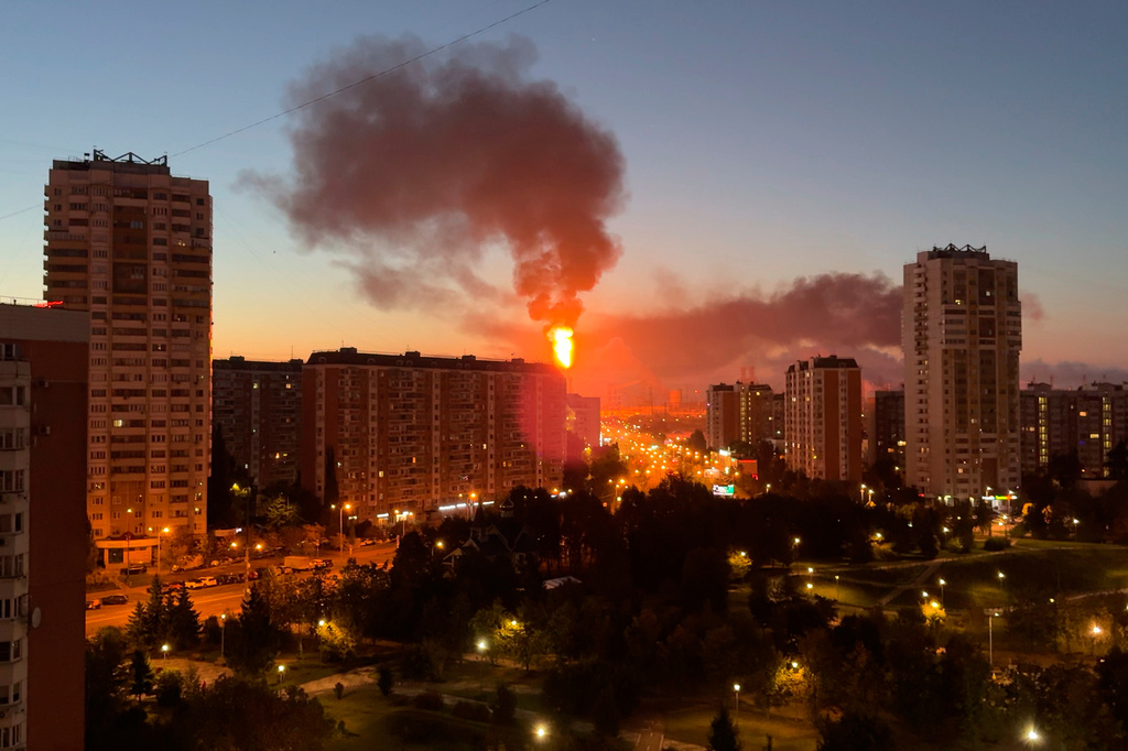 Flame and smoke is seen rising from Moscow's oil refinery in the south east of the city following a largescale Ukrainian drone attack, Sunday, Sept. 20, 2026. (UGC via AP)